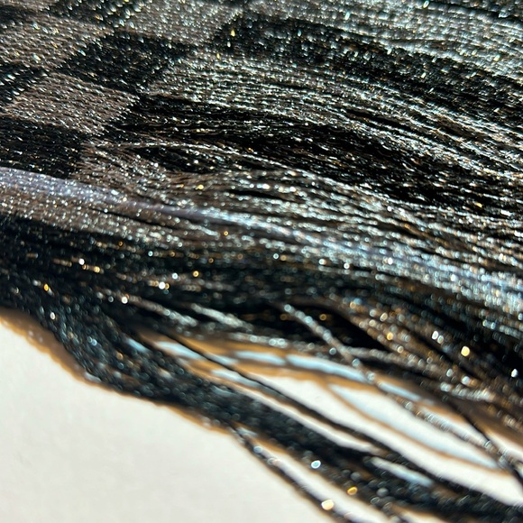 Shine Glitz - Picture 6 of 6